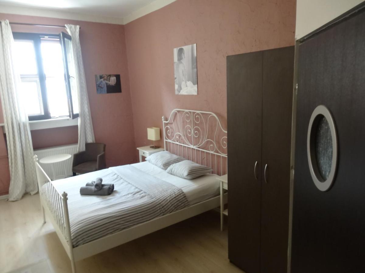 Good Juju Private Studios & Basic Rooms Stary Rynek Posen Exterior foto